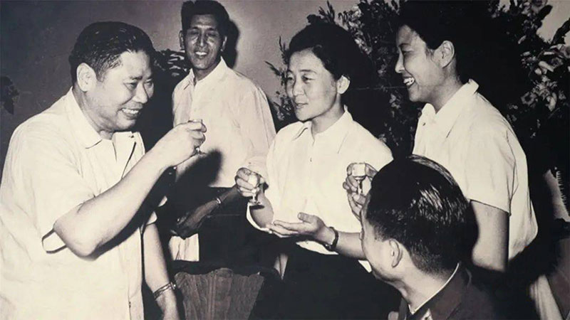 1645956279171273.jpg 4.楊得志用景陽春招待外賓.jpg